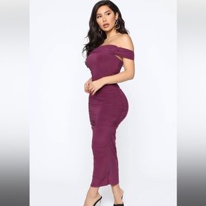 FRESH NEW TAKE RUCHED MIDI
DRESS - PLUM - L